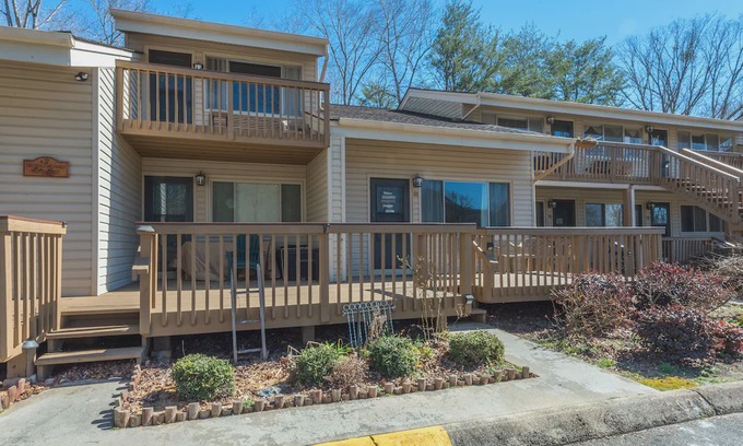 Lake Lure Condo | Fairway Villa #202