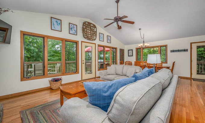 Charter Hills House | Family Retreat: Level Entry, Cozy Deck, Fireplace, Trail Access~2mi to Resort
