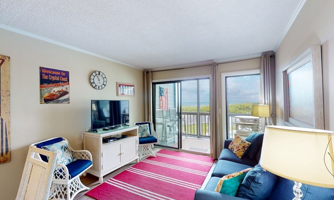 Atlantic Beach Condo | First-Floor, Oceanfront Condo with a Beach View, WiFi, W/D & Shared Pool