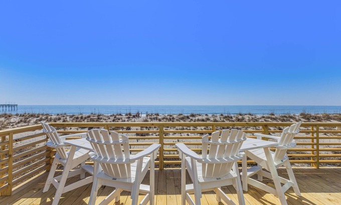 Long Beach House | Gorgeous Oceanfront Home - Huge Deck To Enjoy the Ocean Breezes
