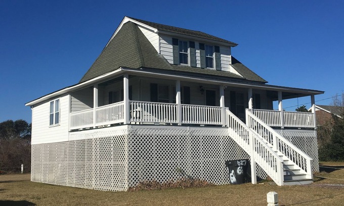 Avon House | Great Rates, Pet Friendly, Avon Village/Kinnakeet, We have It all!