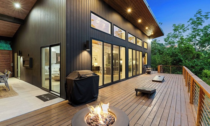 Weaverville House | Heated Pool + Hot Tubs + Cold Plunge | Events Allowed | 6BR Luxe Homes Sleeps 16