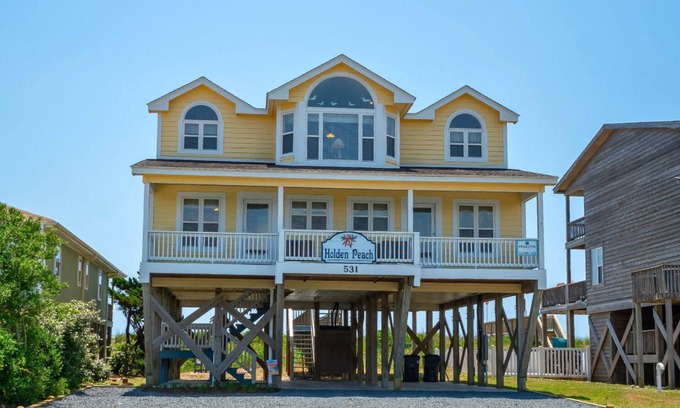 Holden Beach House | "Holden Peach" - Luxury Oceanfront Home, 4 Bedrooms/4.5 Bathrooms