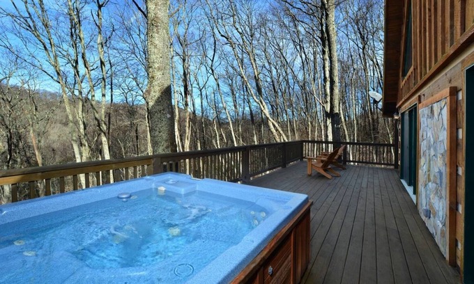 Banner Elk Cabin | ☆ Hot Tub ☆ 3 Kings ☆ Rustic ☆ Luxury ☆ Fireplace