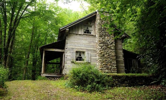 Robbinsville House | House ∙ 1 bedroom ∙ 2 guests