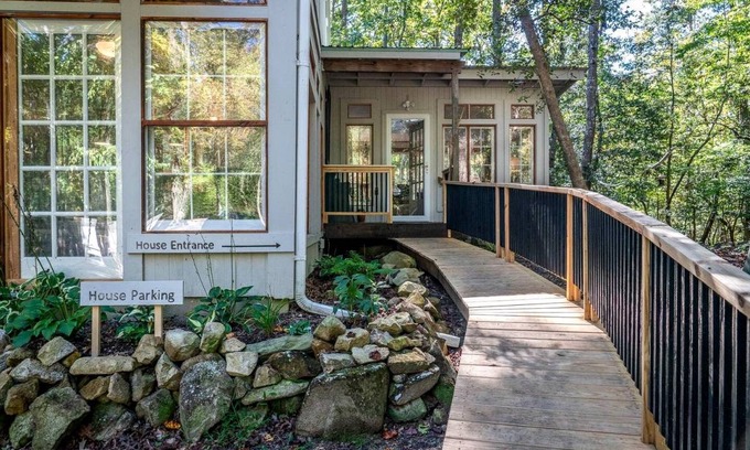 Pittsboro House | House ∙ 2 bedrooms ∙ 7 guests