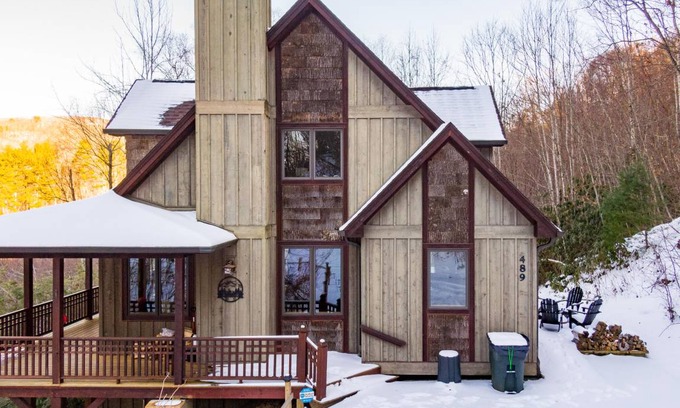 Elk Park House | House ∙ 2 bedrooms ∙ 6 guests