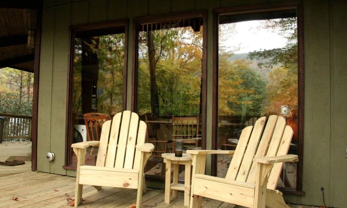 Burnsville House | House ∙ 2 bedrooms ∙ 6 guests