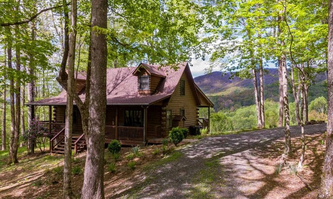 West Jefferson House | House ∙ 3 bedrooms ∙ 8 guests