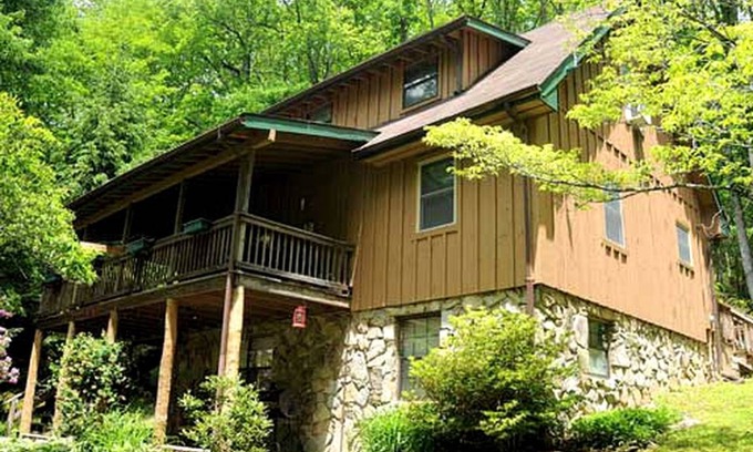 Robbinsville House | House ∙ 3 bedrooms ∙ 10 guests