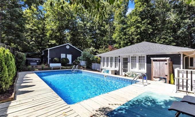 Chapel Hill House | House ∙ 3 bedrooms ∙ 8 guests
