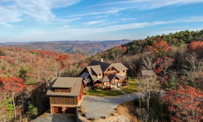 Apple Ridge House | House ∙ 3 bedrooms ∙ 9 guests