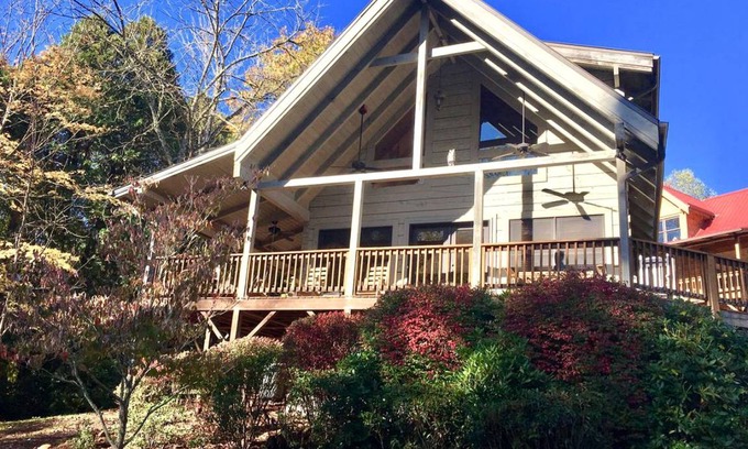 Maggie Valley House | House ∙ 4 bedrooms ∙ 8 guests