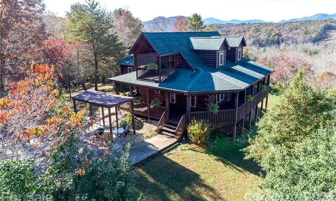 Rutherfordton House | House ∙ 4 bedrooms ∙ 10 guests