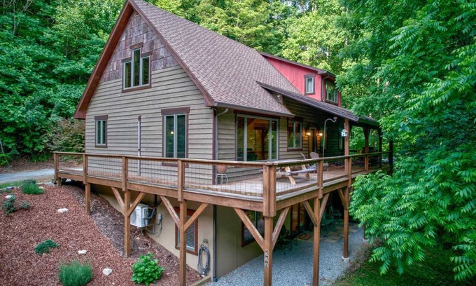 Sugar Grove House | House ∙ 4 bedrooms ∙ 14 guests