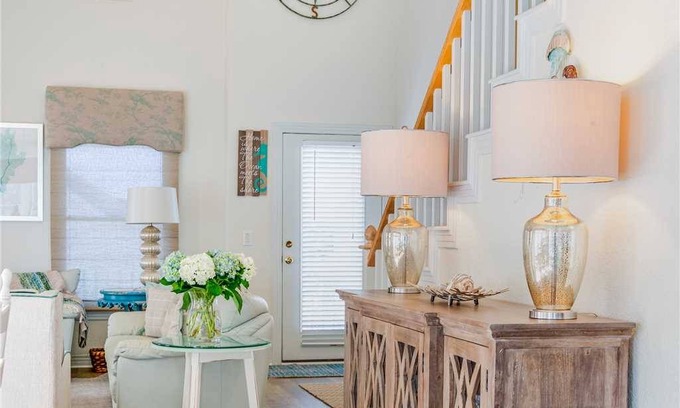 Corolla House | House ∙ 4 bedrooms ∙ 10 guests