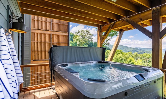 Lenoir House | House ∙ 4 bedrooms ∙ 12 guests