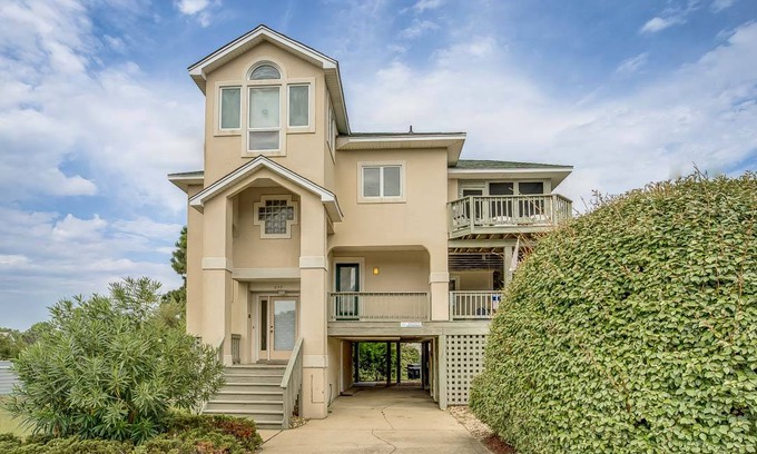 Monteray Shores House | House ∙ 4 bedrooms ∙ 13 guests