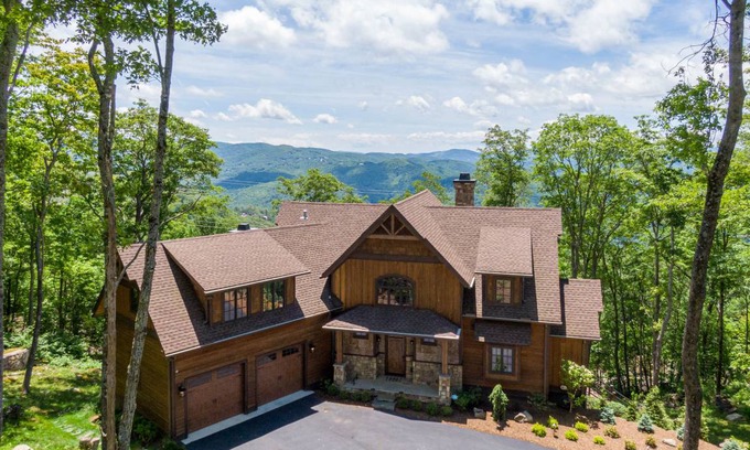 Banner Elk House | House ∙ 5 bedrooms ∙ 12 guests