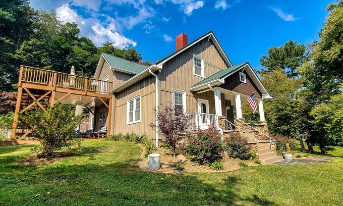 West Jefferson House | House ∙ 5 bedrooms ∙ 12 guests