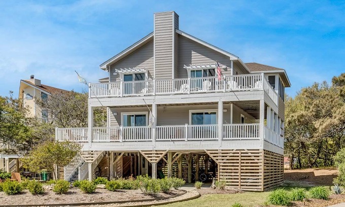 Corolla Light House | House ∙ 5 bedrooms ∙ 12 guests