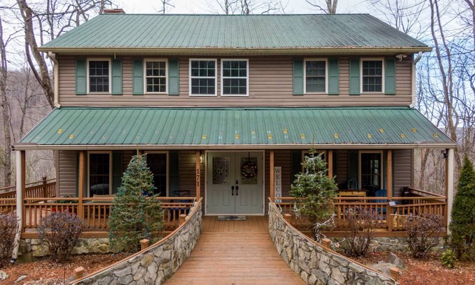 Mill Ridge House | House ∙ 5 bedrooms ∙ 14 guests