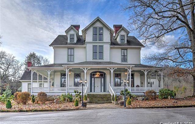 Hendersonville House | House ∙ 6 bedrooms ∙ 16 guests