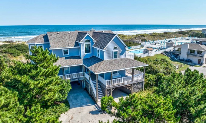 Corolla Light House | House ∙ 6 bedrooms ∙ 15 guests