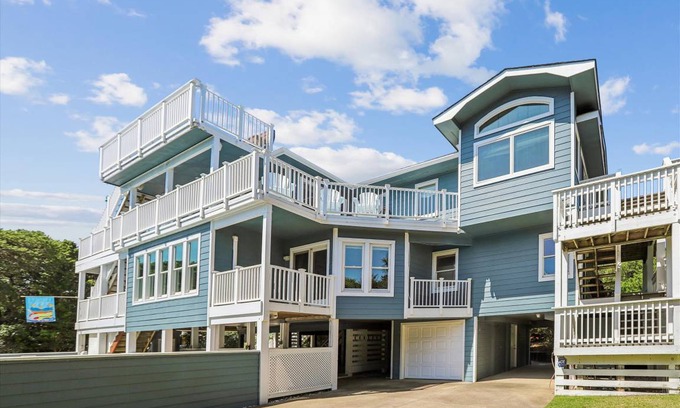 Southern Shores House | House ∙ 7 bedrooms ∙ 17 guests