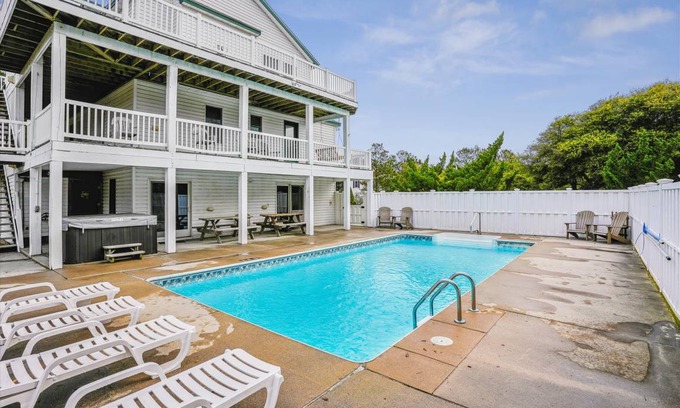 Whalehead Beach House | House ∙ 8 bedrooms ∙ 18 guests