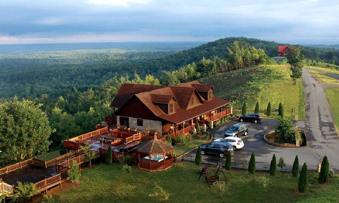 Dobson House | House ∙ 8 bedrooms ∙ 24 guests