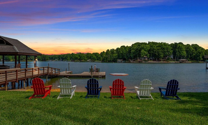 Mayhew House | Keepin' It Cooley by SoCharm | Lake Norman!