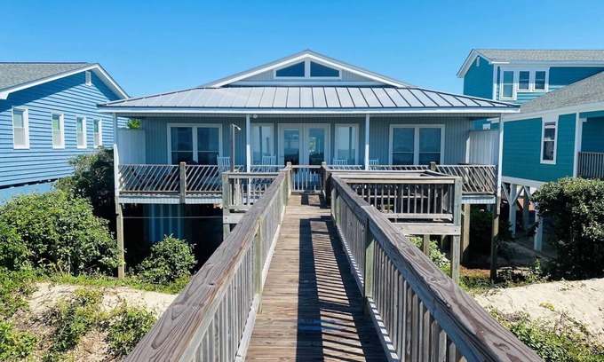 Holden Beach House | King of the Sea - Oceanfront with Covered Oceanside Porch!