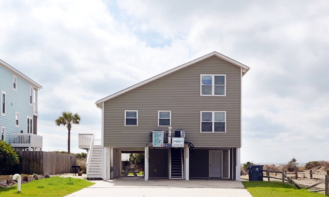 Holden Beach House | "Knot On Call" - Luxury Oceanfront Home, 4 Bedrooms/2 Bathrooms
