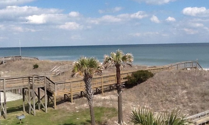 North Carolina Coast Condo | La Casita-Oceanfront Oasis with Great Views