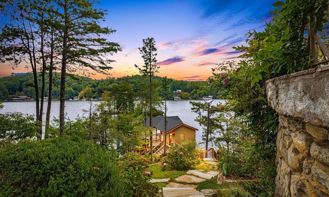 Tuxedo House | Lake Summit Estate. Directly On The Water!