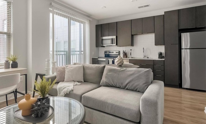 Downtown Apartment | Landing | Chic 1BD, Pool, Gym