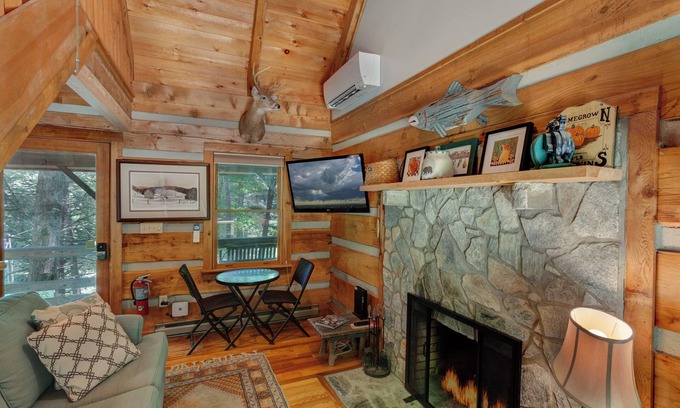 Sugar Grove Cabin | Little Cabin Near The River