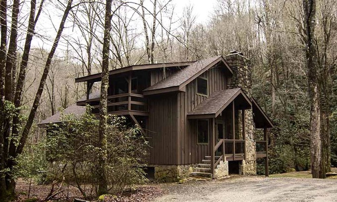 Robbinsville Cabin | Lodge ∙ 6 bedrooms ∙ 13 guests