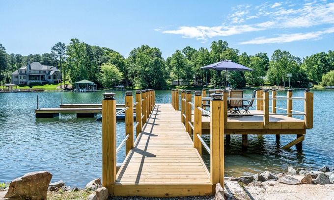 Mayhew House | Luxurious Urban Farmhouse on Lake Norman w Optional Guest House and Boat Rental