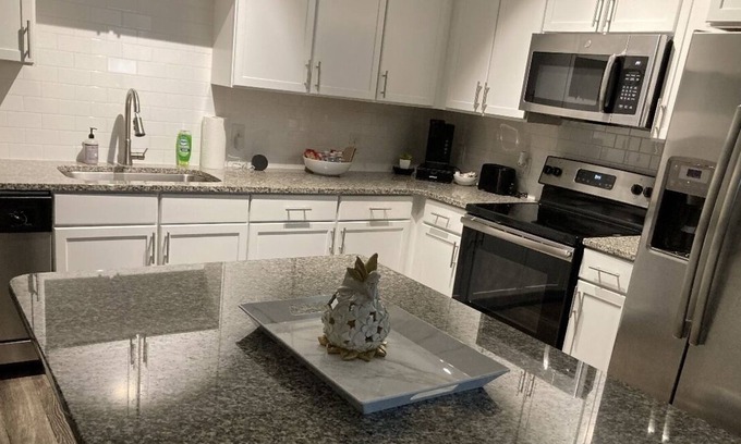 Dixie - Berryhill Apartment | Luxury Top Tier Apartment W/ Full Amenities