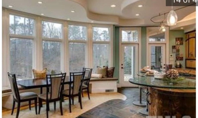 Raleigh Villa | LUXURY VILLA IN A LUXURIOUS NEIGHBORHOOD IN CARY/RALEIGH
