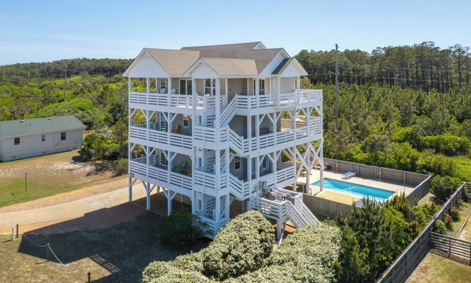 South Nags Head House | Mariner's Star Five Bedroom Home in Nags Head with Private Pool and Hot Tub