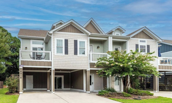 Corolla Light House | Message in a Bottle at Beacon Villas, 4 Bedroom Luxury Townhome w/Corolla Light Resort Amenities