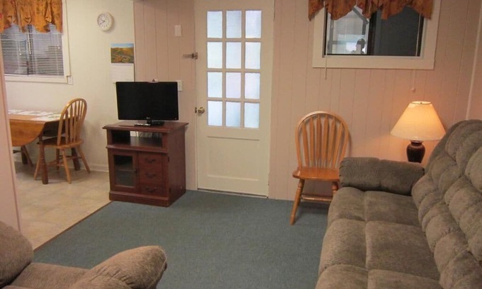 Flat Rock Cabin | Mill House Lodge - 2 Bedroom Suite Mill House