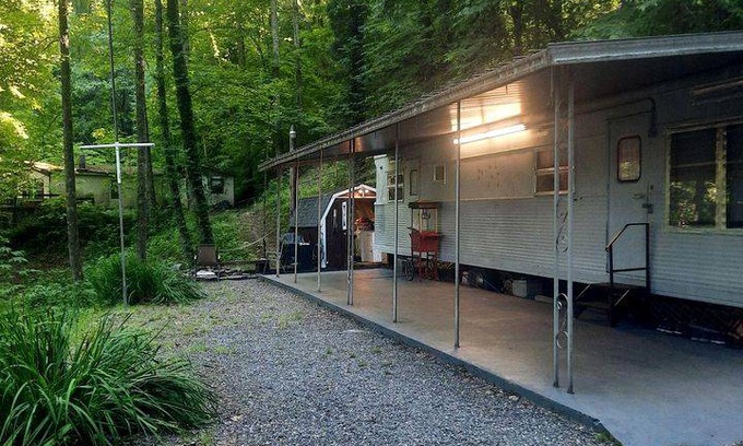 Whittier House | Mobile home ∙ 1 bedroom ∙ 4 guests