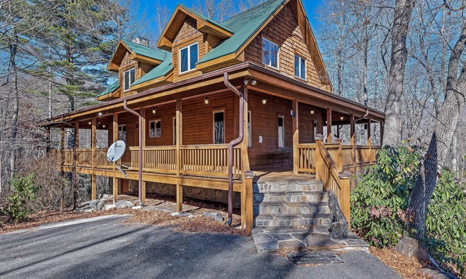 Tuckasegee House | Mountain cabin with wrap-around balcony, games, fireplace, & children's items