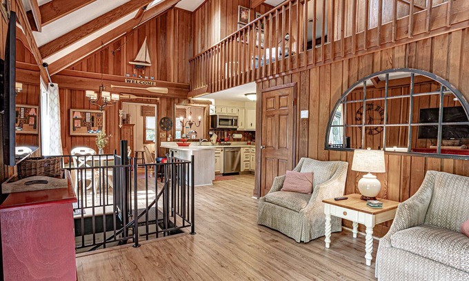 Lake Lure House | Mt House with Amenities: Golf, Lake, Hiking, Pools, SPA and more.