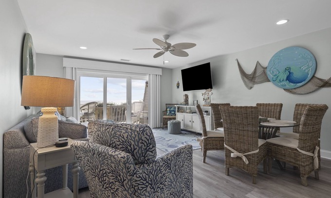 Pine Knoll Shores Condo | Multi-Level Oceanfront Condo gives everyone a chance to spread out!