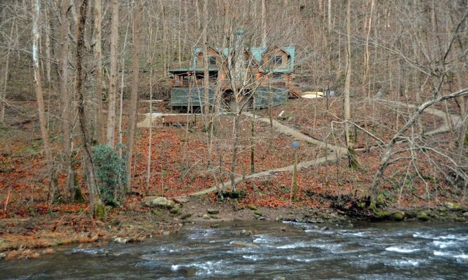 Topton House | Nantahala Riverside Cabin cabin